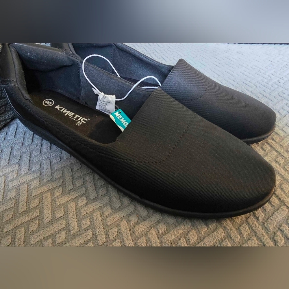 NWT Kinetic Enegery Memory Foam Comfort Flats Womens Size 8 Black Slip On Loafer